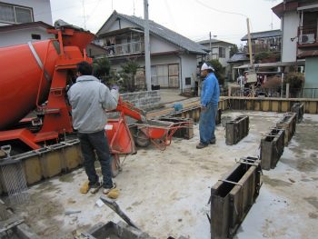 基礎立ち上がりのｺﾝｸﾘｰﾄ工事です！